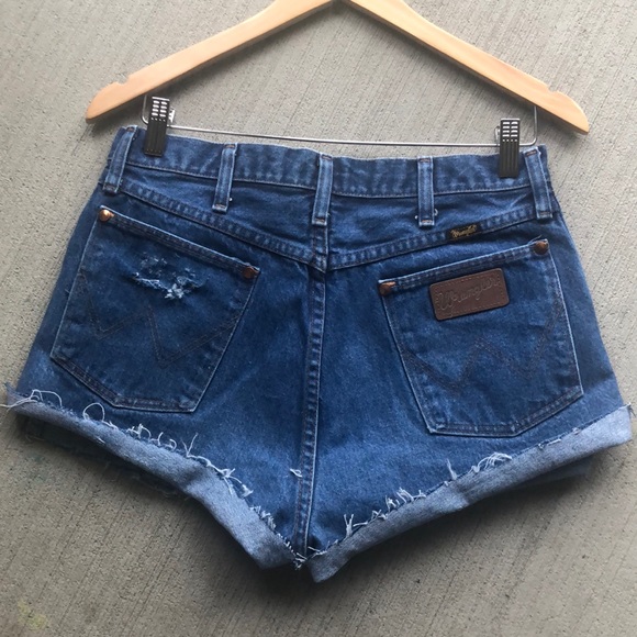 90's VINTAGE WRANGLER 13MWZ CUTOFF SHORTS SIZE 33 - Picture 2 of 3